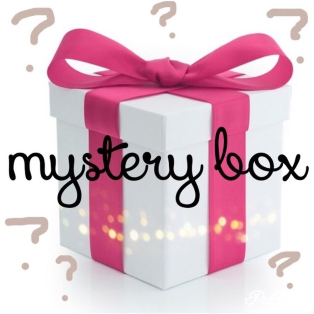 MYSTERY BOX 5 LB NEW or EUC 👖🥾🧢🧤🕶🛍 women’s top,pants,skirts,sweaters,jeans more